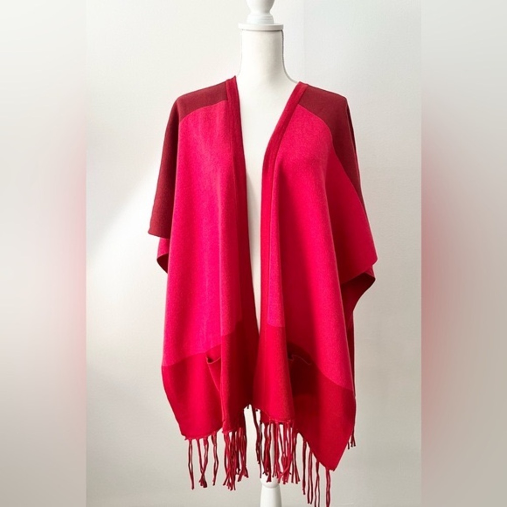 Cabi Firebrick Red Fringed Open Front Cape Poncho Wrap Style 3841 Size Small